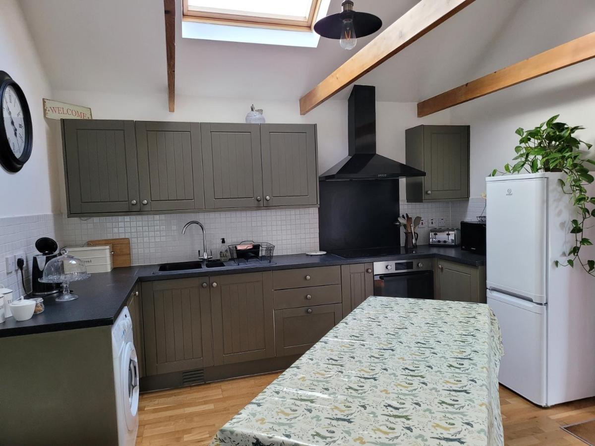 Oak Cottage With Private Log Fired Hot Tub Maidstone Exterior photo
